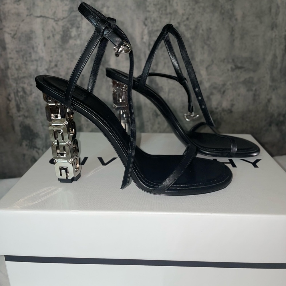 Givenchy G Cube Sandals 105
